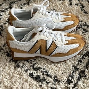 New Balance 327 sneakers